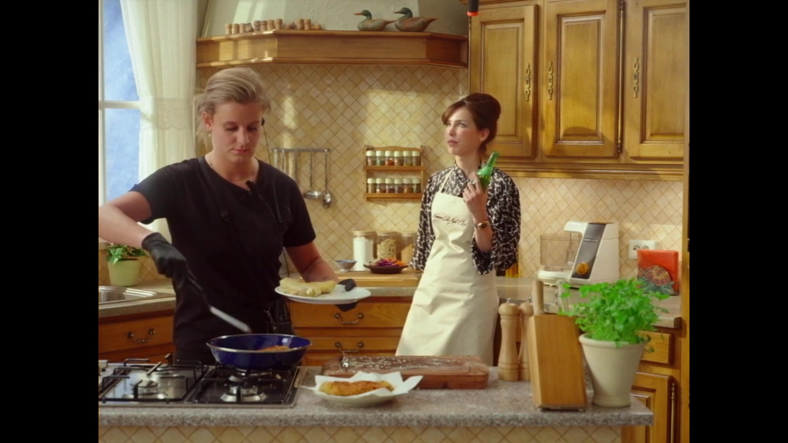 《通緝令：死亡》新一期烹飪視頻展示角色和設定