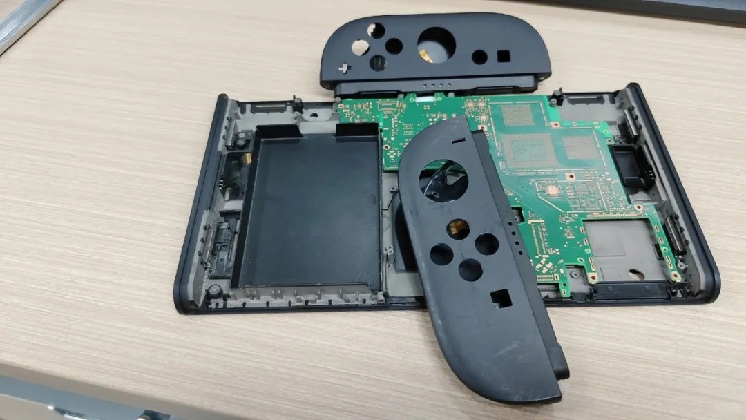 Switch2傚果圖和實物圖疑曝光 大屏幕12GB內存