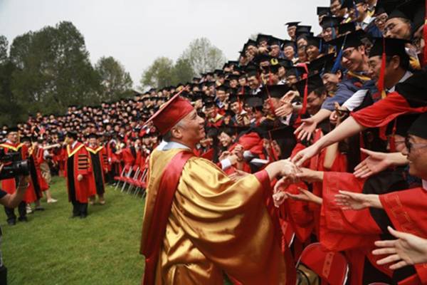 國家科技大學萬名研究生的一半論文SCI