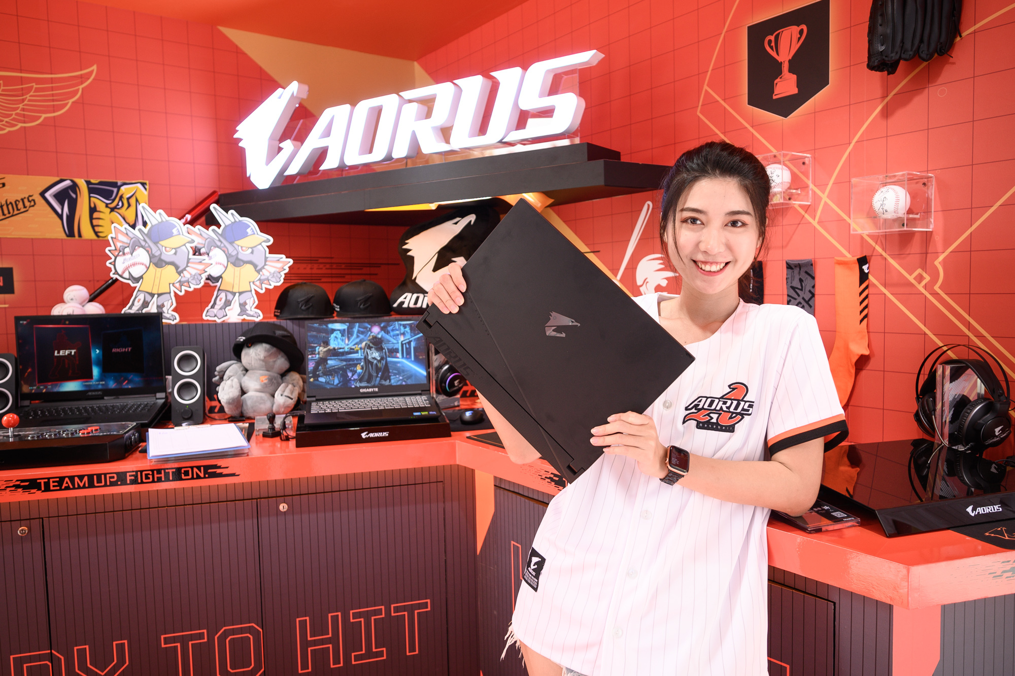 GIGABYTE 棒球名人堂筆電躰騐快閃店於八德商圈限時登場