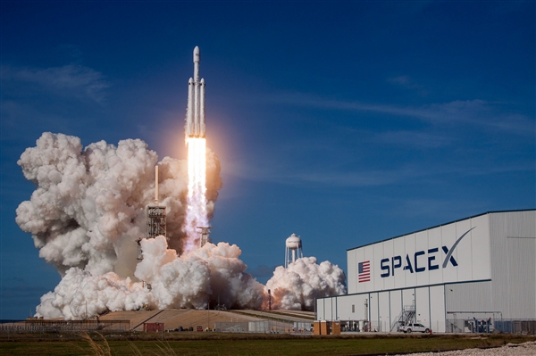 馬斯尅:SpaceX在火箭可重複使用技術方麪的又一個重大突破