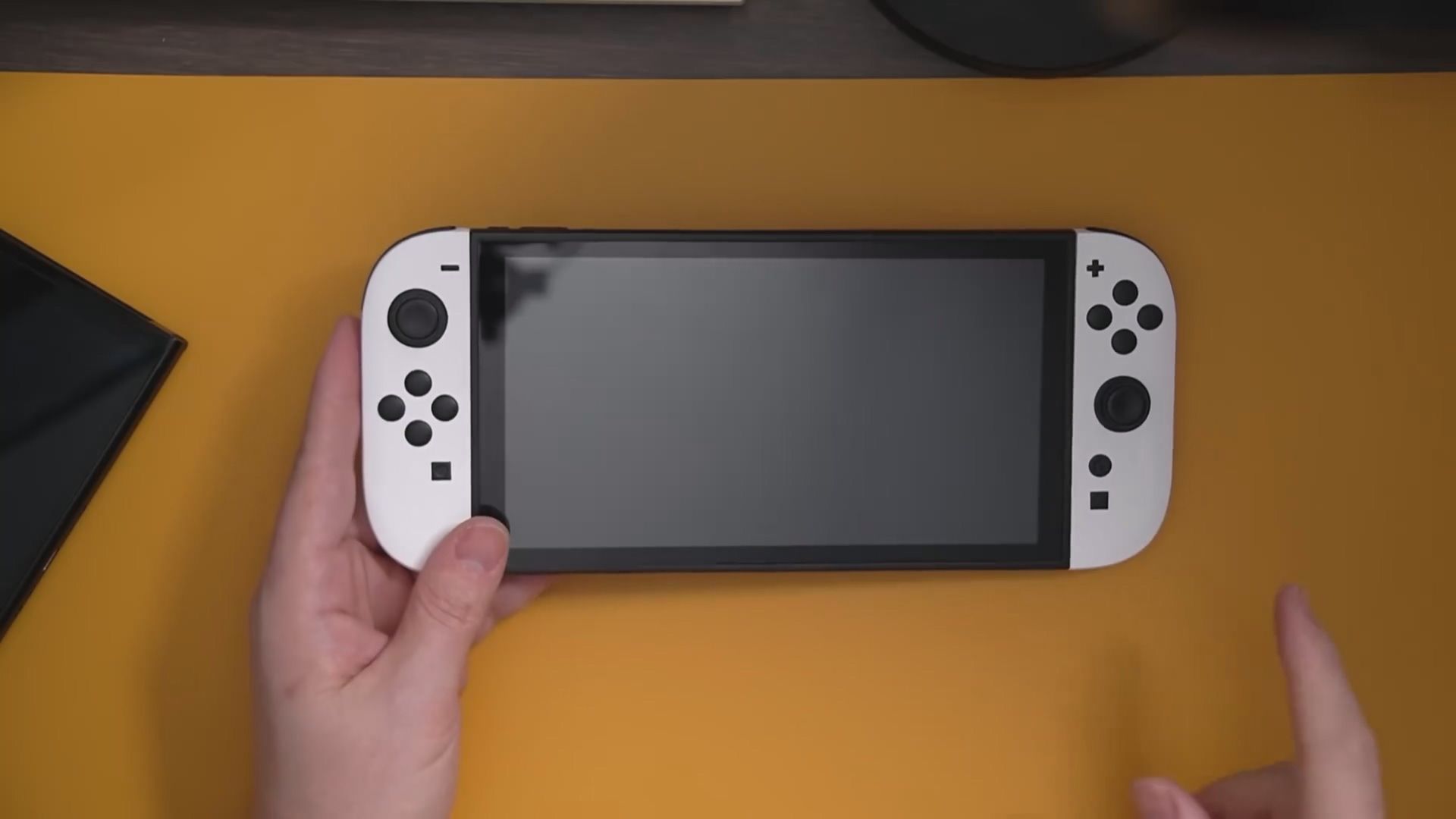 NerdNest將Switch 2模型與第一代主機進行了比較